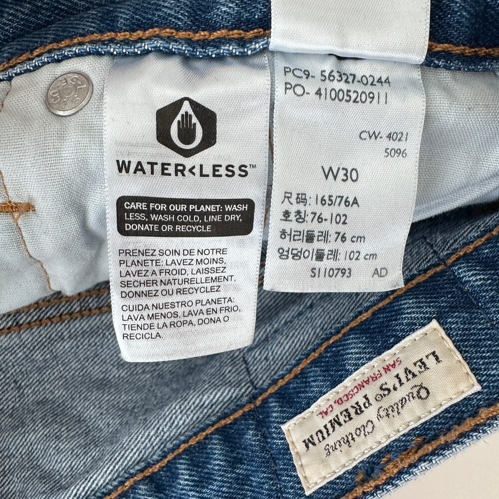 Levi's 501 denim jean shorts distressed - Picture 8 of 12